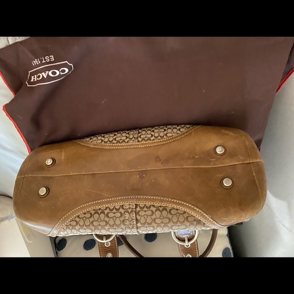 Coach tan signature envelope purse. Well taken care of. - Picture 6 of 8